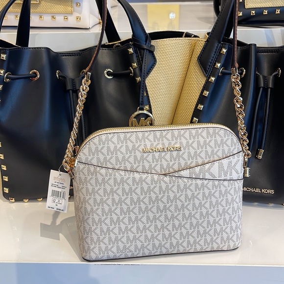 MICHAEL KORS Jet Set Medium Logo Dome Satchel Crossbody
Vanilla
NWT - Picture 16 of 16